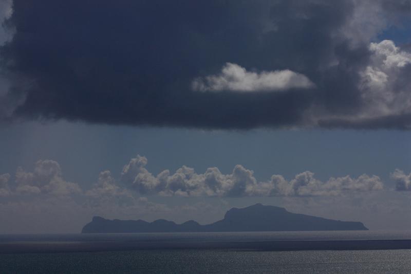 59-Capri vista da Napoli,2 ottobre 2012.JPG